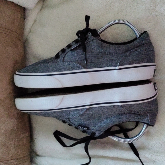 Vans "off the wall" men's size 7 Gray comfortable sneakers. - Picture 5 of 7